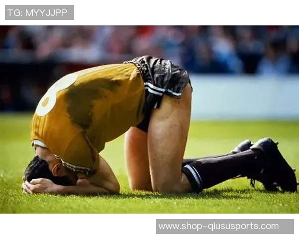 足球场上的烟雾缭绕那些抽烟的足球明星与他们的传奇人生