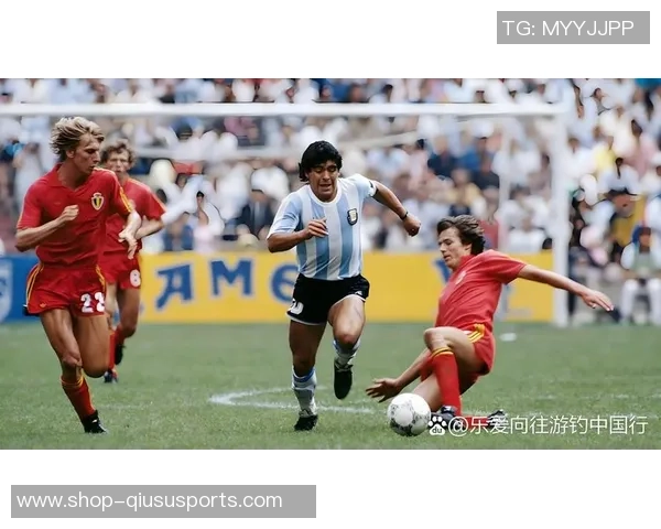 足球传奇马拉多纳的逆袭之路与不屈精神的辉煌篇章